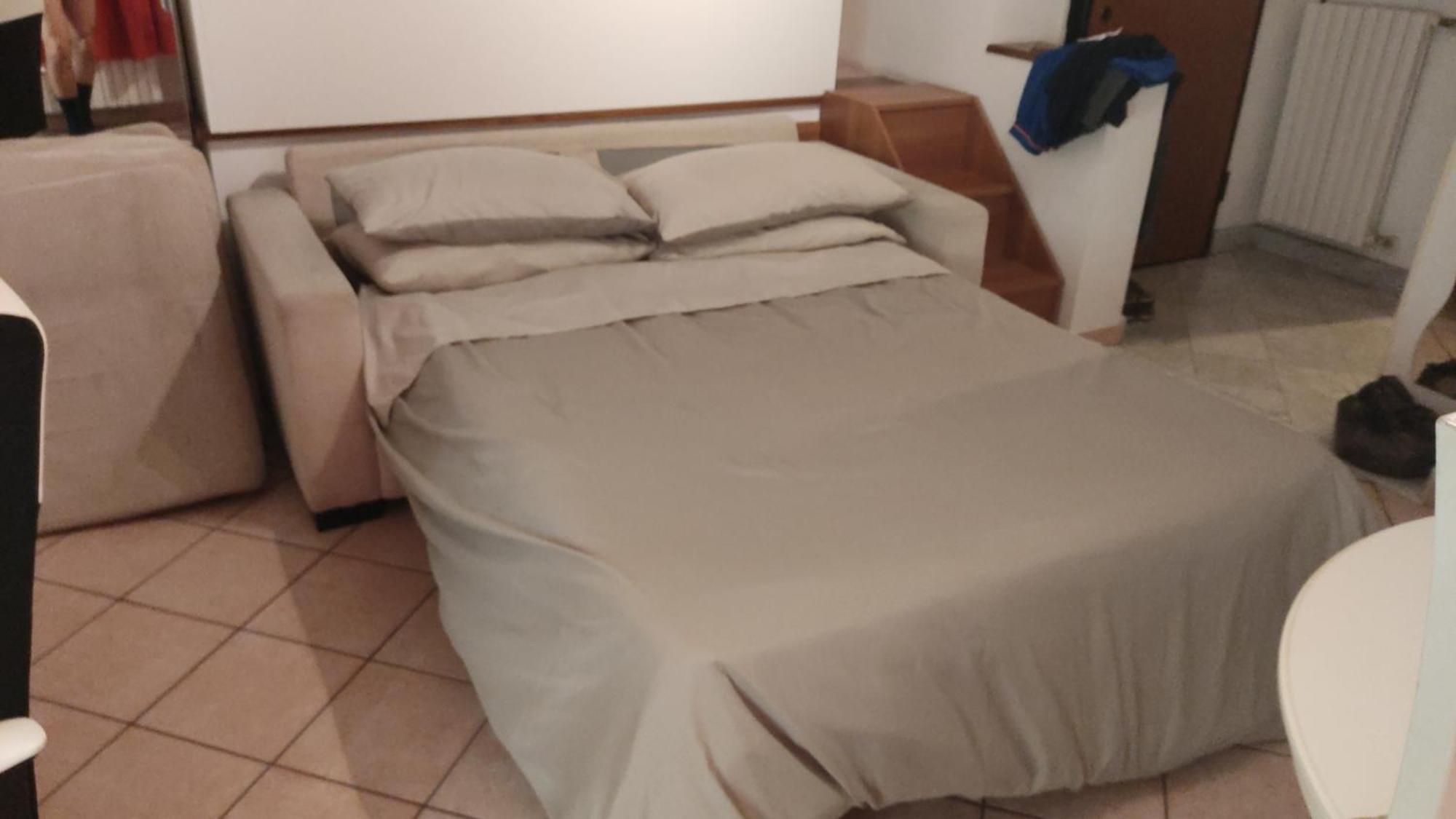 Apartment Near Metro Turin Bilik gambar
